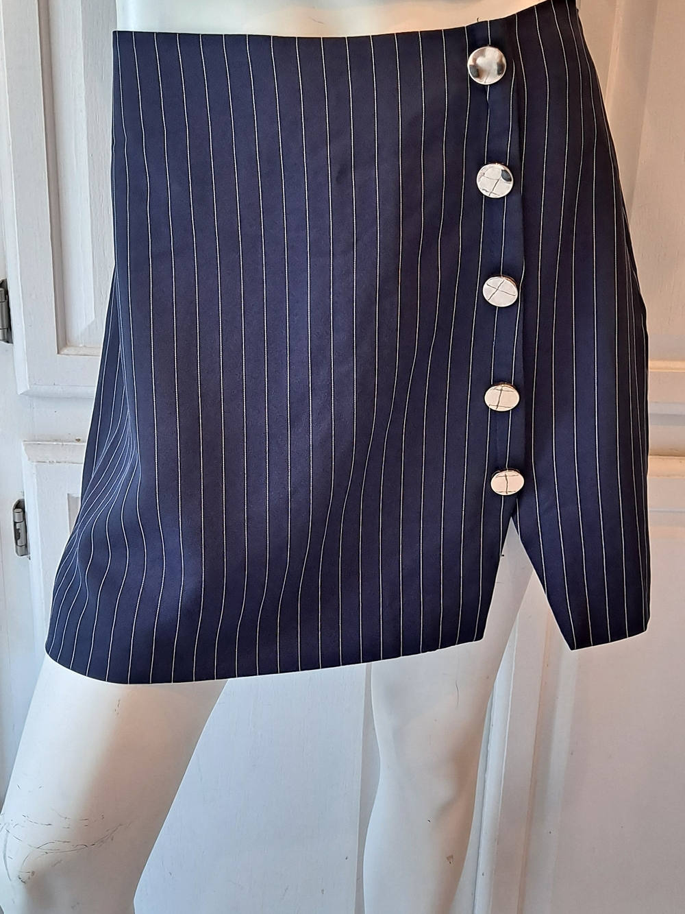 4th & Reckless Pinstriped Navy White Gold Button-Front Mini Skirt NWT